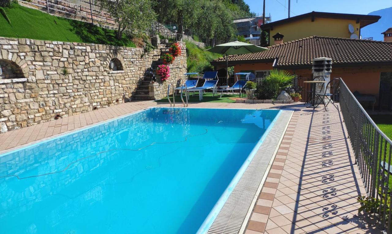 Casa Elka Residence Lake View And Pool By Garda Domus Mea Pieve  ภายนอก รูปภาพ